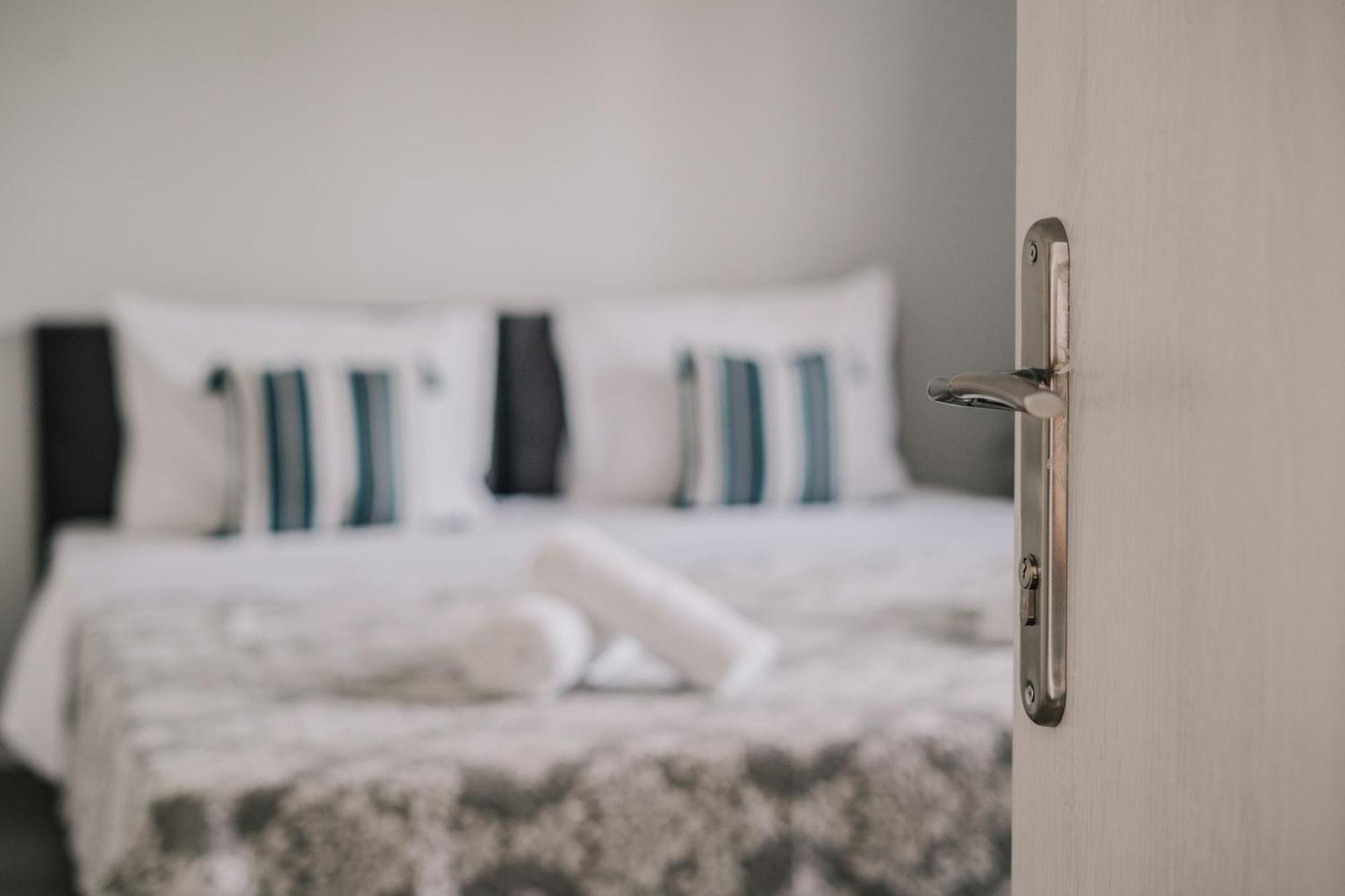 Sea Sailing Apartments Контокали Екстериор снимка